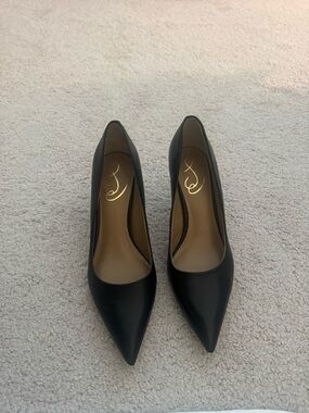 Sam Edelman Black Pointed Toe Pumps